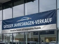 Werbebanner für ein Autohaus – Jahreswagen-Verkauf.